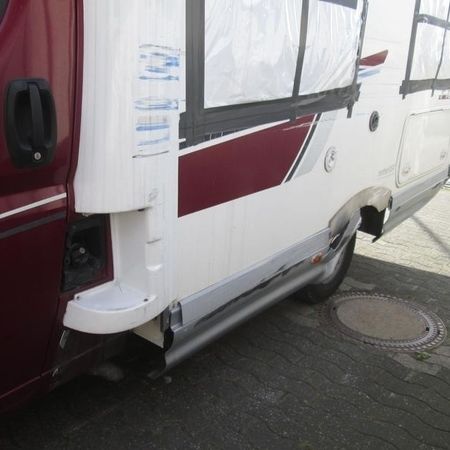 Wohnmobil-Reparatur und Lackierung